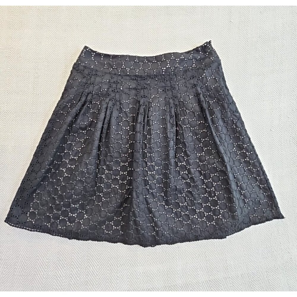 Ann Taylor Lace Eyelet Lined Skirt Women's 8P Black A-Line Mini Length EUC‎ LN